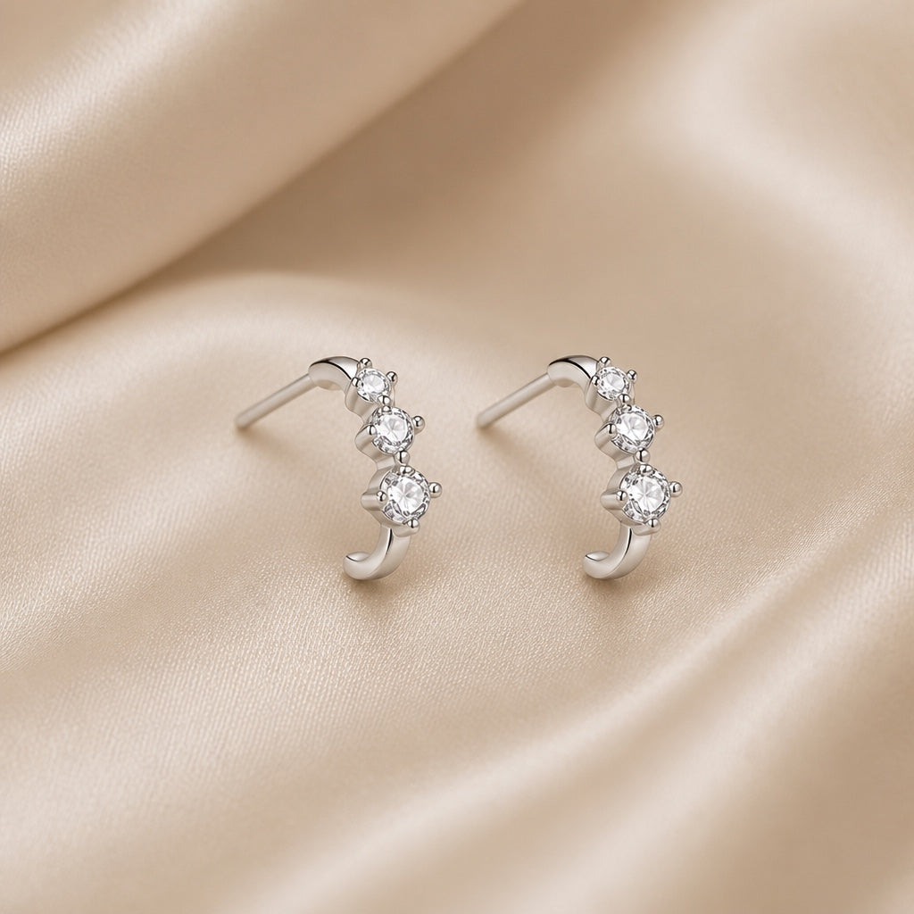 Orecchini in oro bianco con piccoli zirconia