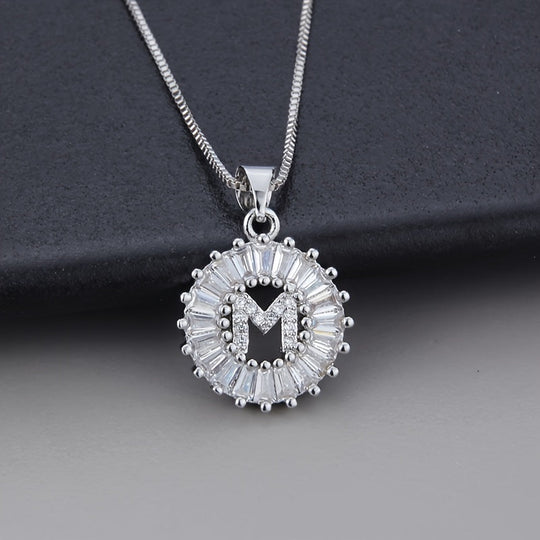 Collana in oro bianco con iniziale "Z" e zirconia