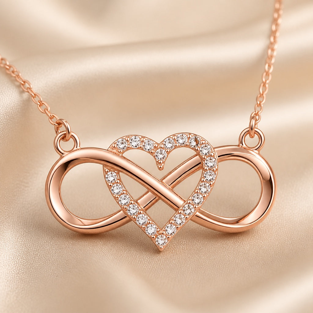 Pendente Cuore Infinito in Oro Bianco con Collana