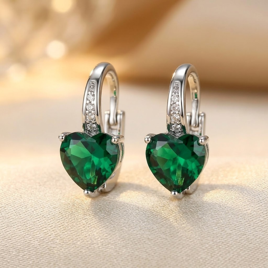 Orecchini a cerchio in argento ed emergente a forma di cuore