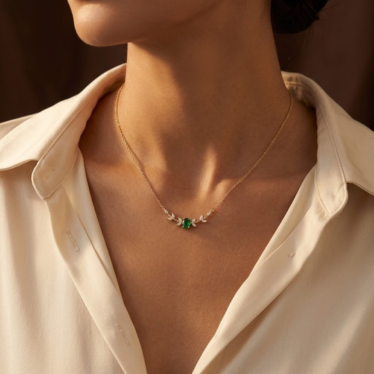 Collana Minimalista in Oro e Smeraldo