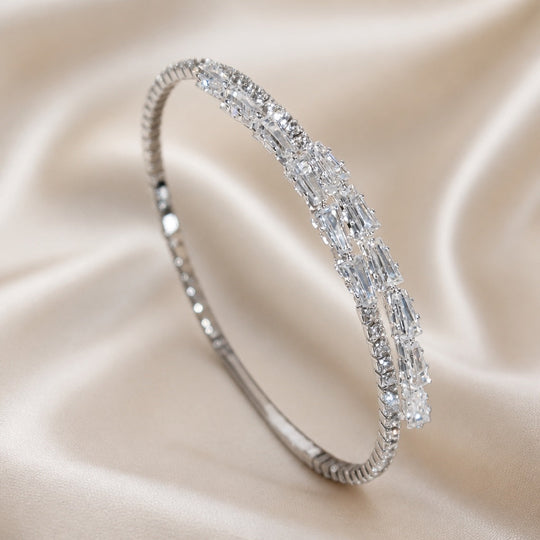 Bracciale elegante in oro bianco con zirconia cubica