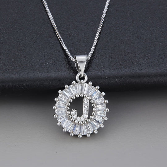 Collana in oro bianco con iniziale "Z" e zirconia