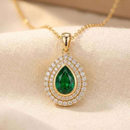 Collana a goccia d'acqua in oro ed smeraldo