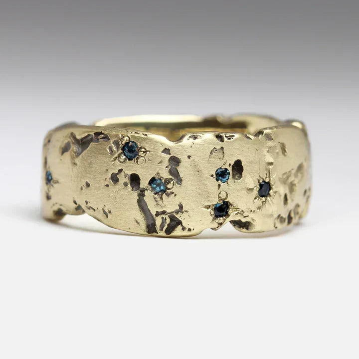 Anello Antico Dorato Forgiato con Cristallo Incastonato Blu | Oro
