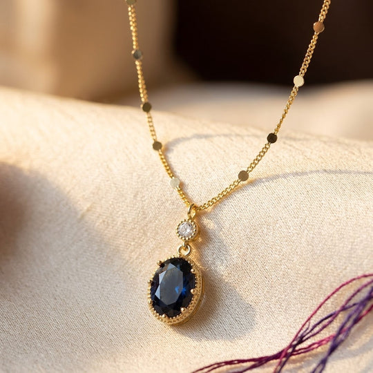 Collana Pendante Ovale in Oro e Zaffiro