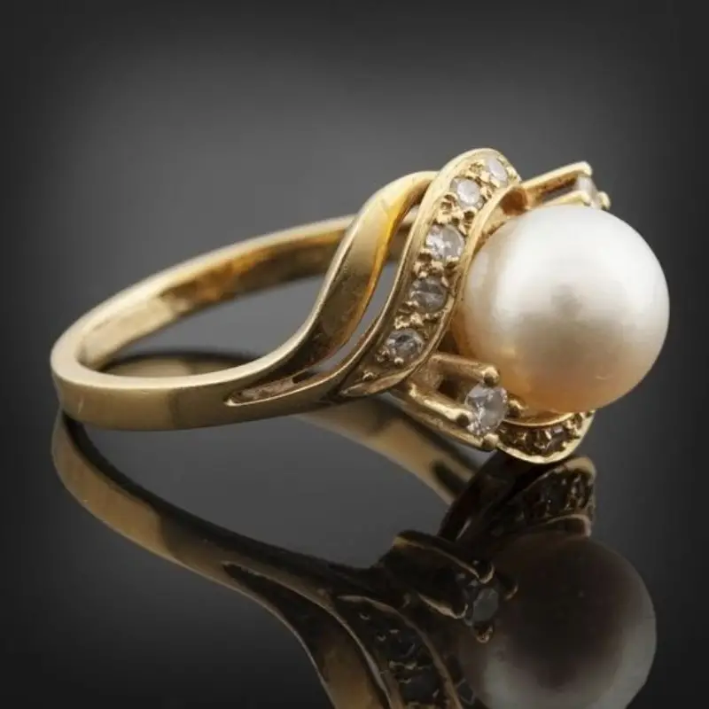 Anello Elegante con Margherita e Oro Brillante