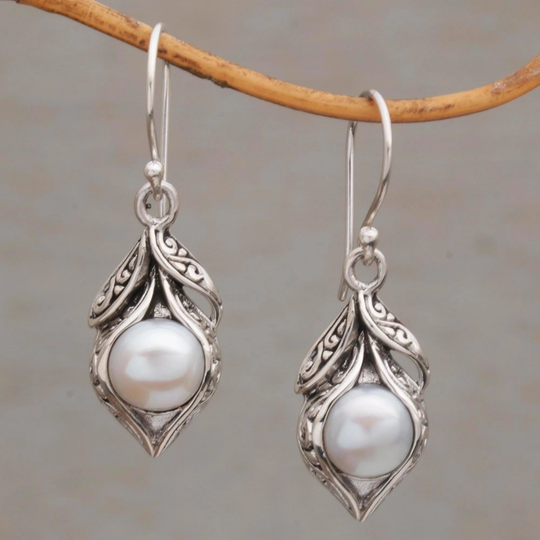 Orecchini vintage in argento con perle pendenti
