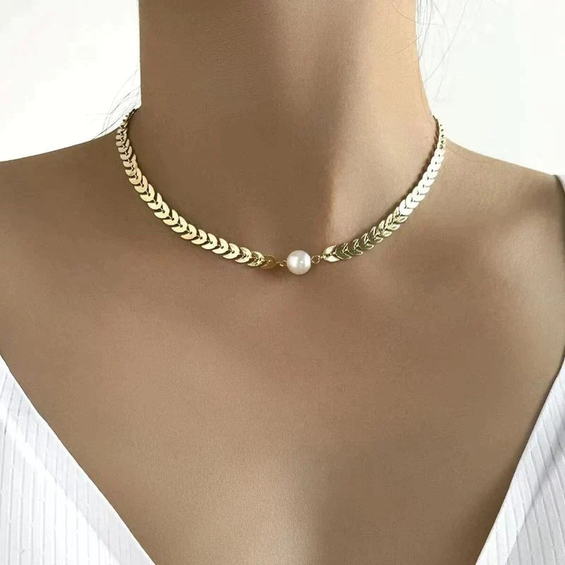 Collana greca con perla d'oro