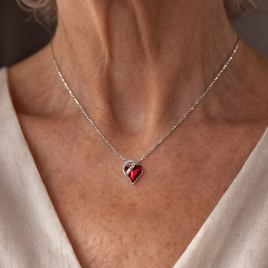 Collana Infinita in Rubini a Cuore