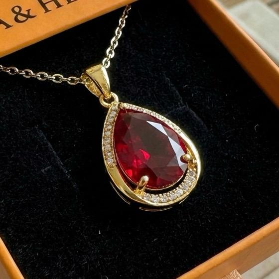 Collana con Pendente a Goccia di Rubino | Oro