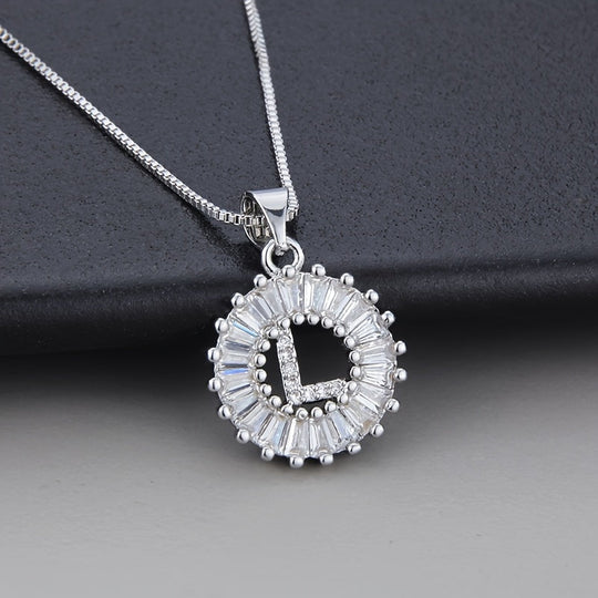 Collana in oro bianco con iniziale "Z" e zirconia
