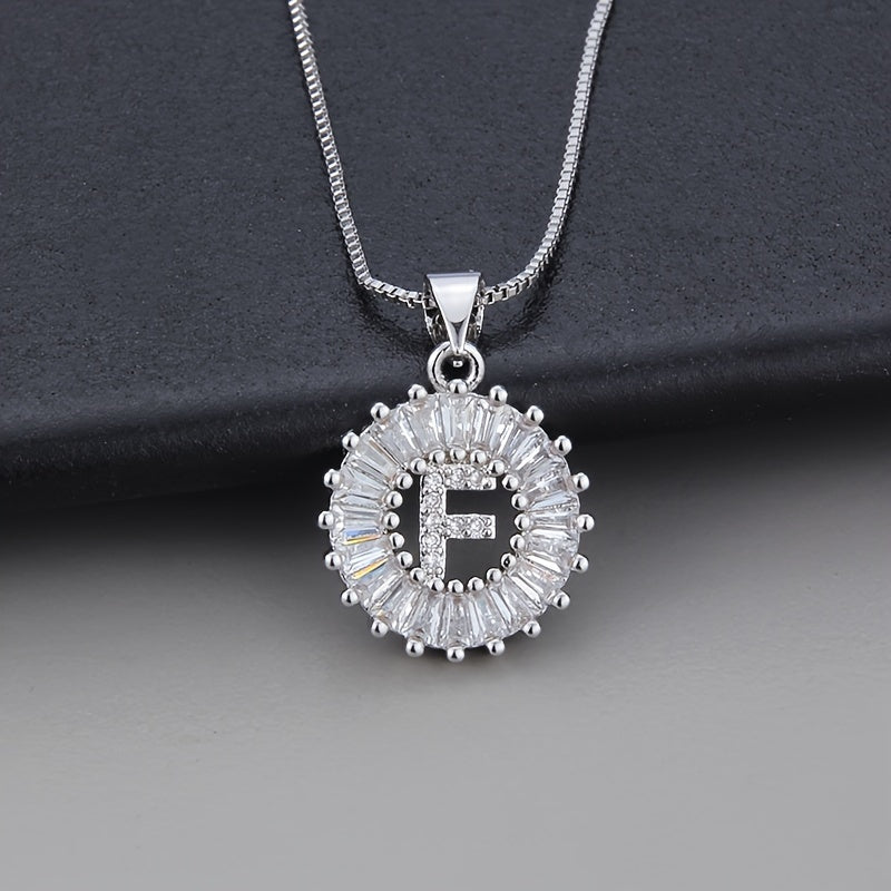 Collana in oro bianco con iniziale "Z" e zirconia
