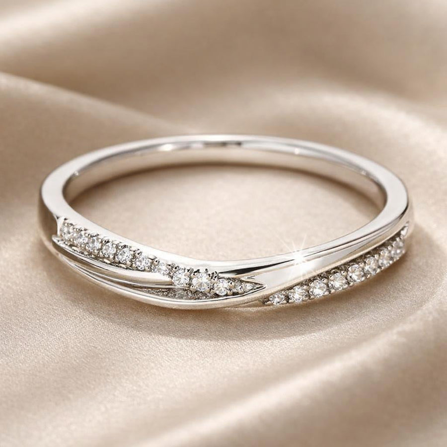 Anello da giorno in zirconio e oro bianco