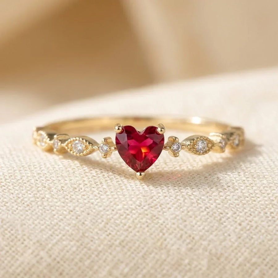 Anello in Oro e Rubino a Forma di Cuore