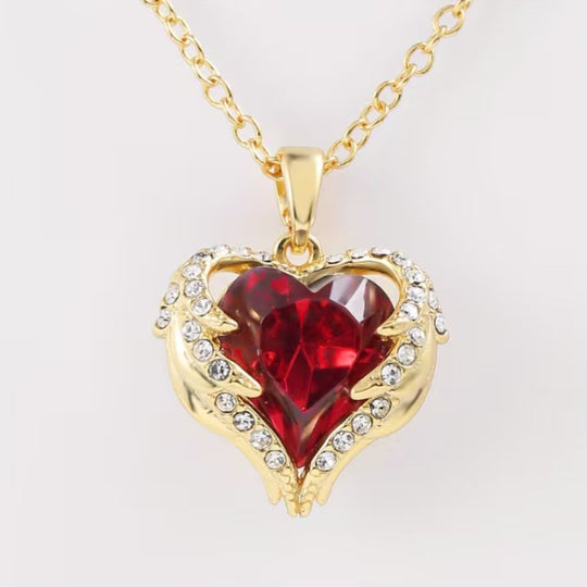 Collana a forma di cuore in rubini Angel Embrace