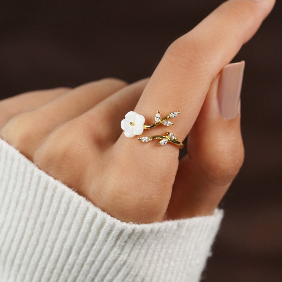 Anello Aperto in Oro con Fiori e Foglie
